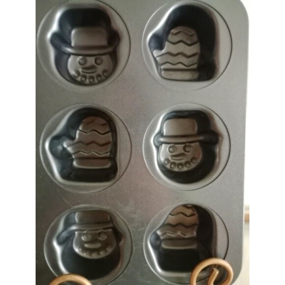 Wilton Christmas Cupcake Muffin Pan Snowman & Mittens Non-Stick 6 Cavity  GUC - Picture 2 of 4
